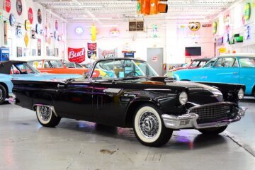 1957 Ford Thunderbird