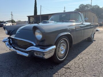 1957 Ford Thunderbird