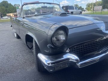 1957 Ford Thunderbird