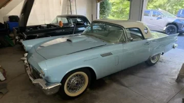 1957 Ford Thunderbird