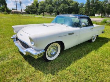 1957 Ford Thunderbird