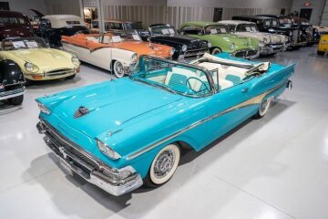 1958 Ford Fairlane 500 Skyliner