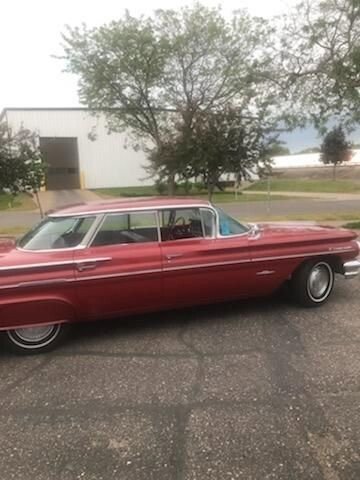 1960 Pontiac Bonneville Sedan