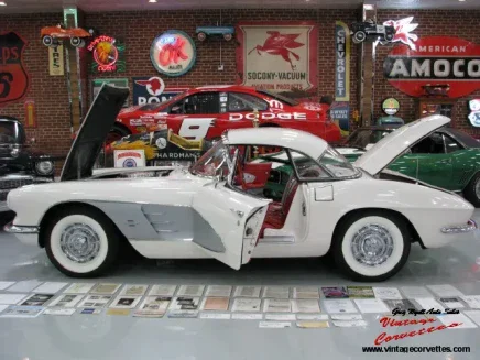 Photo 1 for 1961 Chevrolet Corvette Coupe