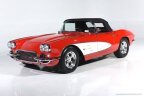 Thumbnail Photo 3 for 1961 Chevrolet Corvette