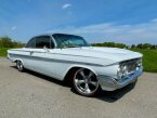 Thumbnail Photo 2 for 1961 Chevrolet Impala