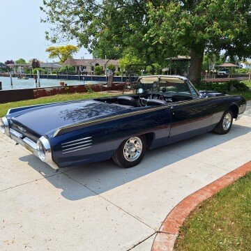 1961 Ford Thunderbird