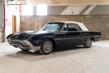 1962 Ford Thunderbird