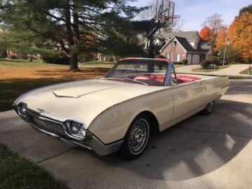 1962 Ford Thunderbird
