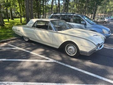 1962 Ford Thunderbird