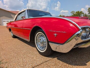 1962 Ford Thunderbird