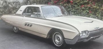 1962 Ford Thunderbird