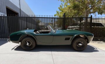 New 1962 Shelby Cobra-Replica