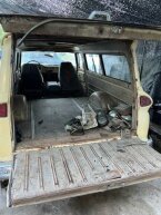 Thumbnail Photo 4 for 1963 GMC Suburban