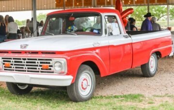 1964 Ford F100 2WD Regular Cab