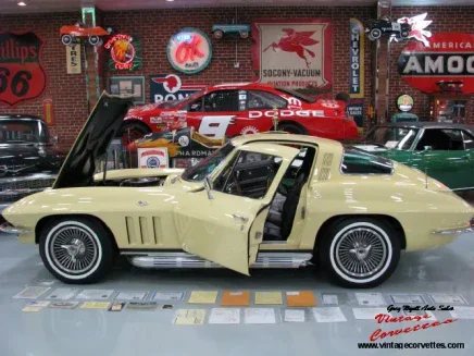 Photo 1 for 1965 Chevrolet Corvette Coupe