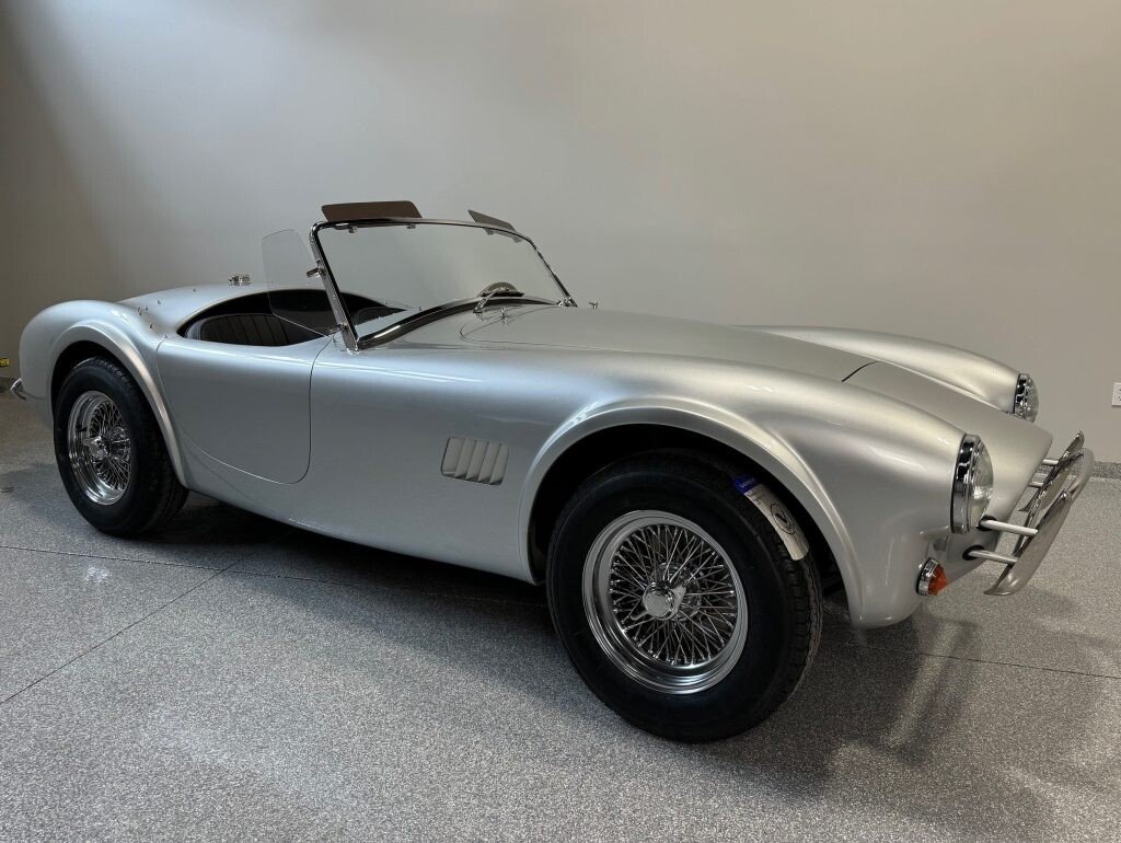 New 1965 Shelby Cobra-Replica