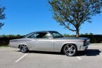 Thumbnail Photo 3 for 1966 Chevrolet Impala