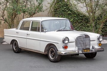 1966 Mercedes-Benz 200D