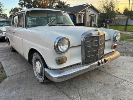 Photo 1 for 1966 Mercedes-Benz 230S