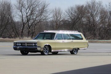 1967 Chrysler Town & Country