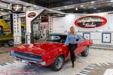 Photo 1 for 1968 Dodge Charger R/T