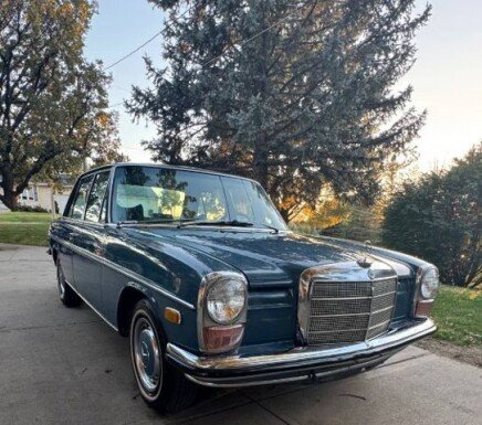 Photo 1 for 1971 Mercedes-Benz 220D