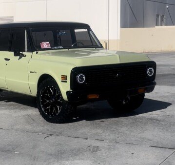1972 Chevrolet Suburban 2WD
