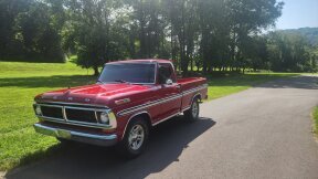 1972 Ford F100 2WD Regular Cab