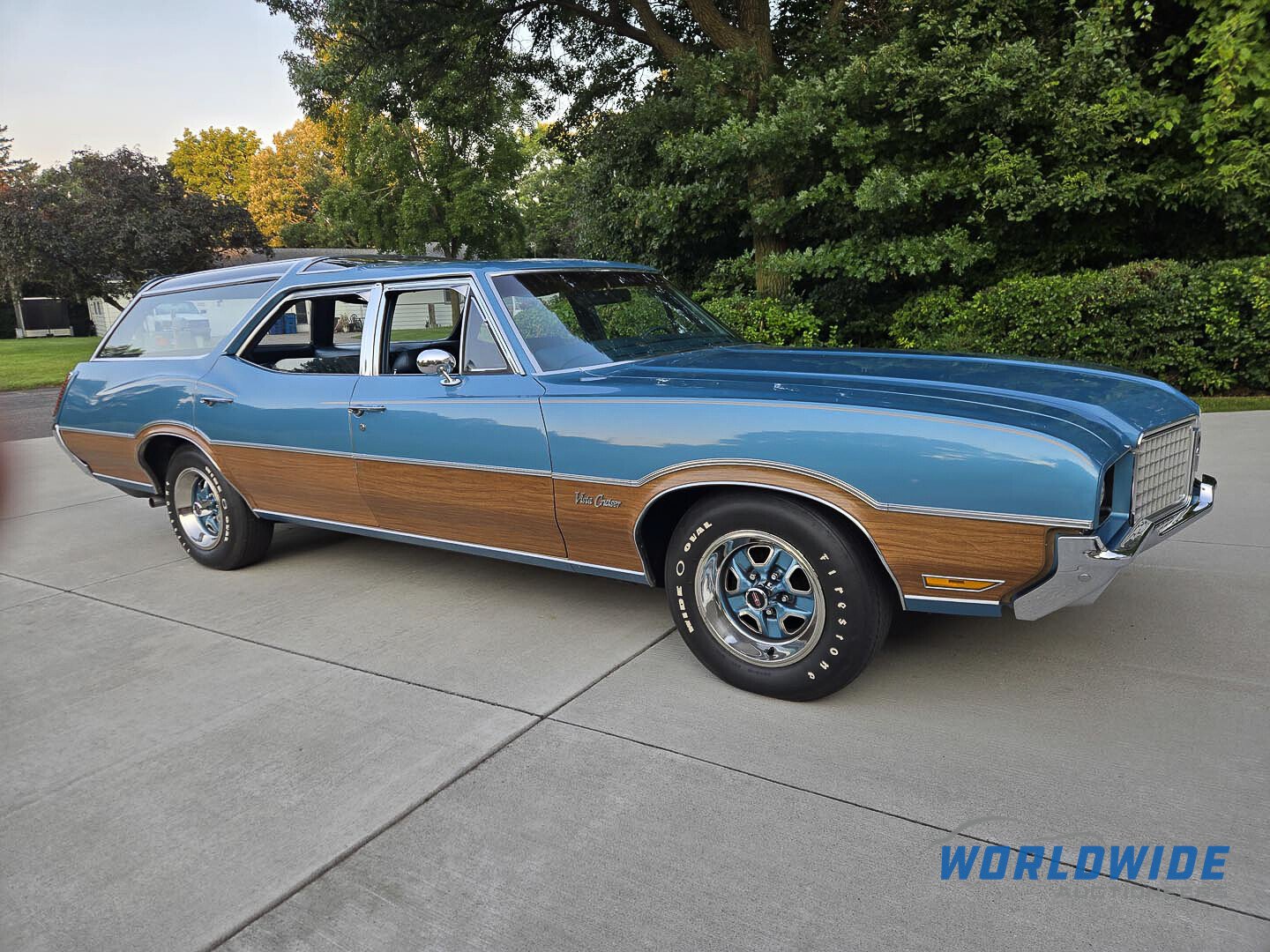 Oldsmobile Vista Cruiser : Le Voyage Élégant des Années 70