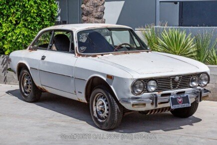 Photo 1 for 1974 Alfa Romeo 2000