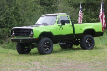 1975 Dodge D/W Truck