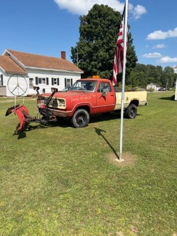 1975 Dodge D/W Truck