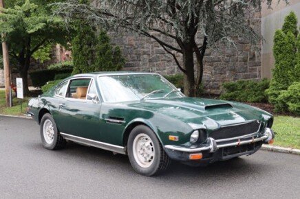 Photo 1 for 1976 Aston Martin V8