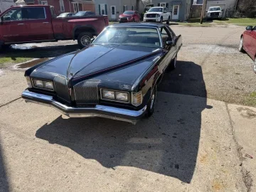 1976 Pontiac Grand Prix Coupe