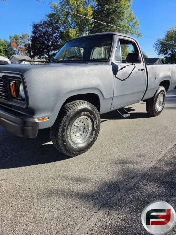 1977 Dodge D/W Truck 4x4 Regular Cab W-100