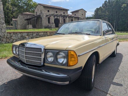 Photo 1 for 1977 Mercedes-Benz 300D for Sale by Owner