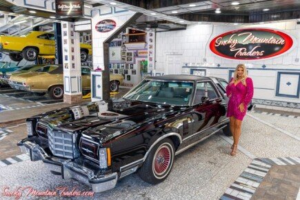 Photo 1 for 1979 Ford Thunderbird