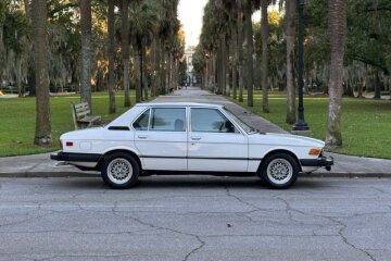 1981 BMW 528i Sedan