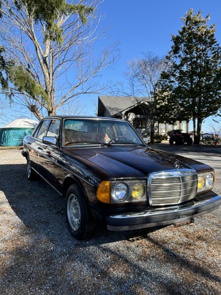 Photo 1 for 1981 Mercedes-Benz 300D for Sale by Owner