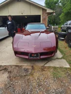 Thumbnail Photo 2 for 1982 Chevrolet Corvette Stingray