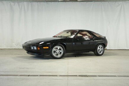 Photo 1 for 1982 Porsche 928