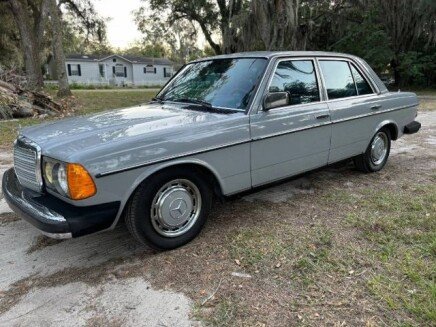 Photo 1 for 1983 Mercedes-Benz 240D