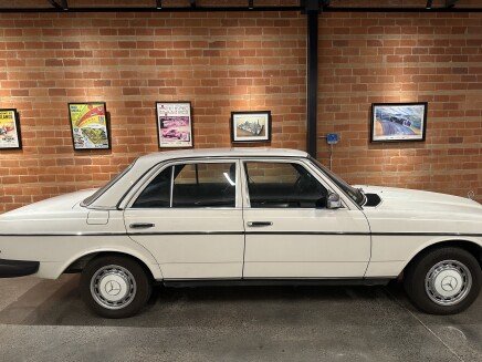 Photo 1 for 1983 Mercedes-Benz 240D for Sale by Owner