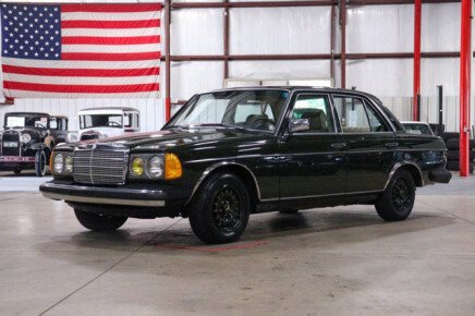 Photo 1 for 1983 Mercedes-Benz 240D