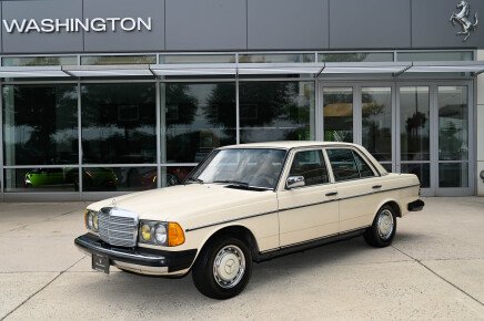 Photo 1 for 1983 Mercedes-Benz 240D for Sale by Owner