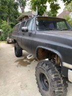 Thumbnail Photo 2 for 1984 Chevrolet Suburban