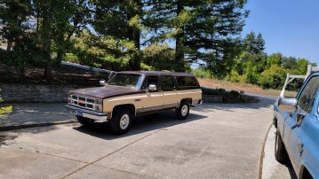 1984 Chevrolet Suburban 4WD 2500