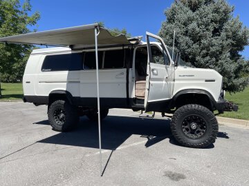 1984 Ford E-350 and Econoline 350 Club Wagon Super