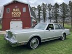 Thumbnail Photo 2 for 1984 Lincoln Town Car